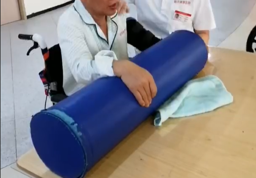 【案例635】从肌力1级到重新行走：中频脉冲电治疗助力重度偏瘫康复